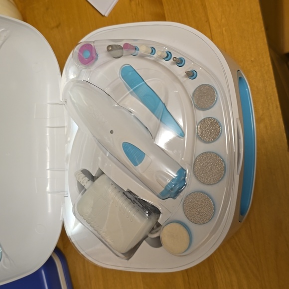 KISS Power file & Nail Dryer - Picture 2 of 7